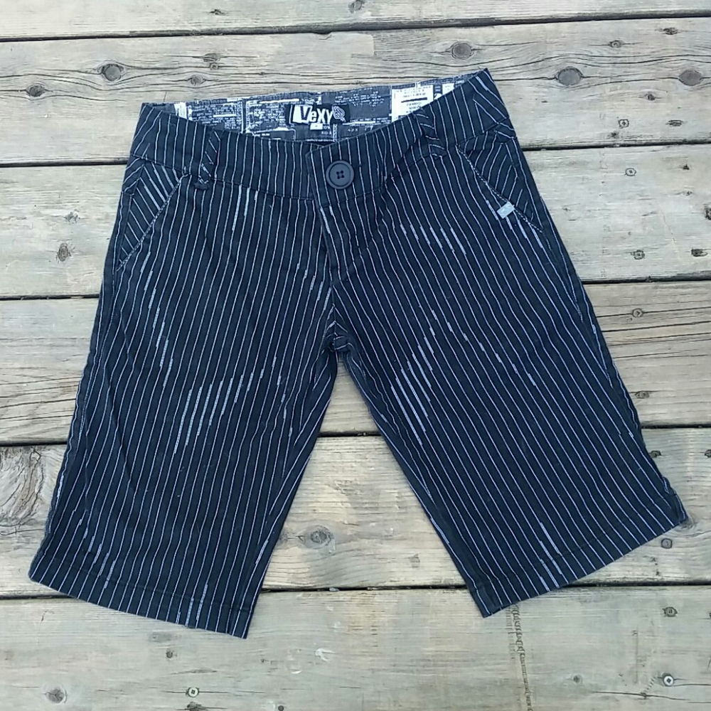 Above the Knee Shorts : Vexy, Size 3